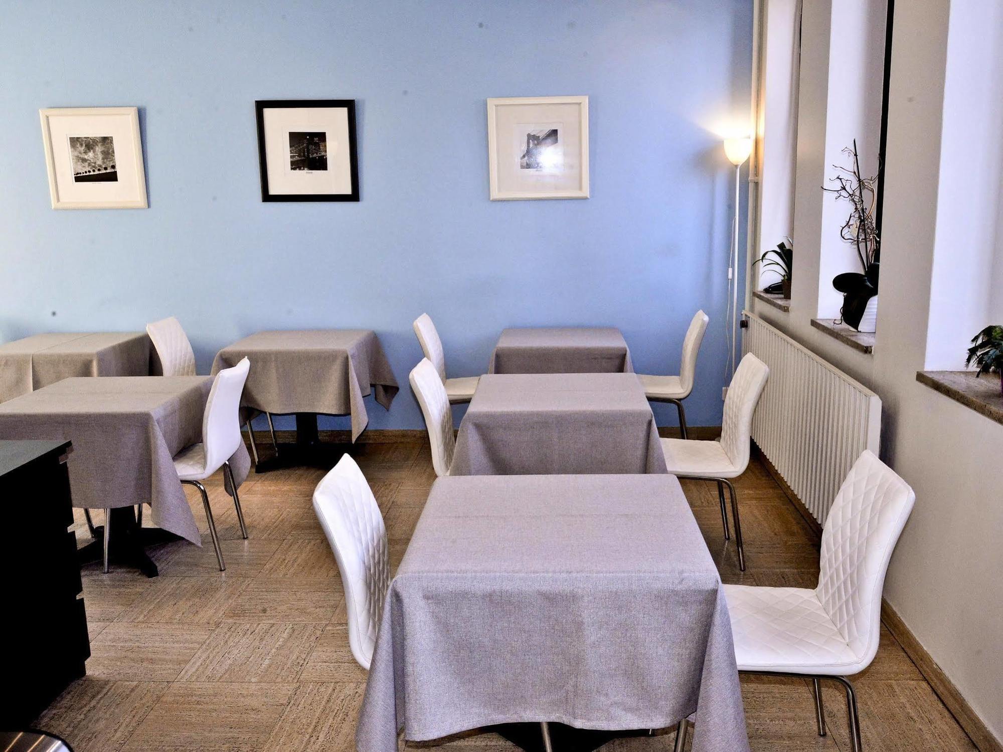 Hotel Le Comty Feurs Extérieur photo